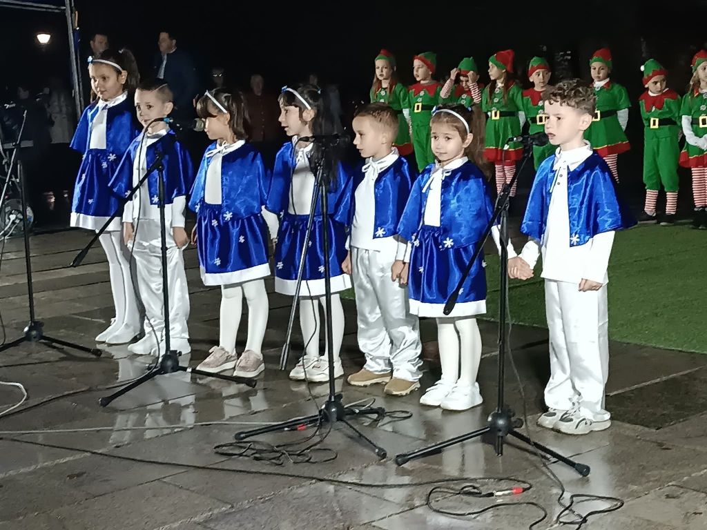 "Коледа е близо" - ДГ Брезичка - Гоце Делчев